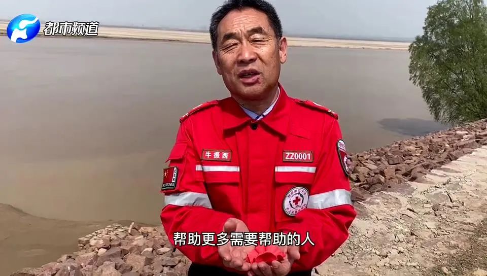 DƬ